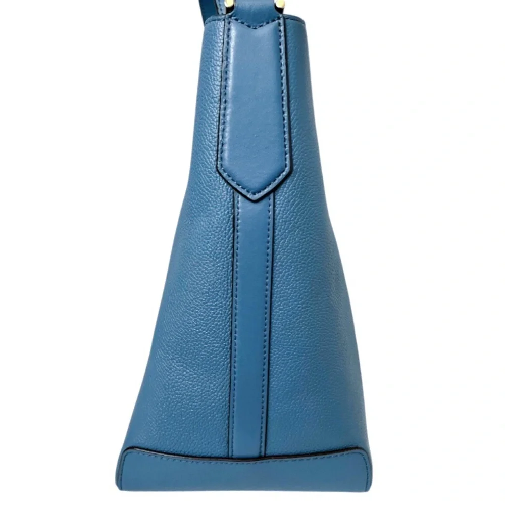 Michael Kors Hayes Bucket Bag
